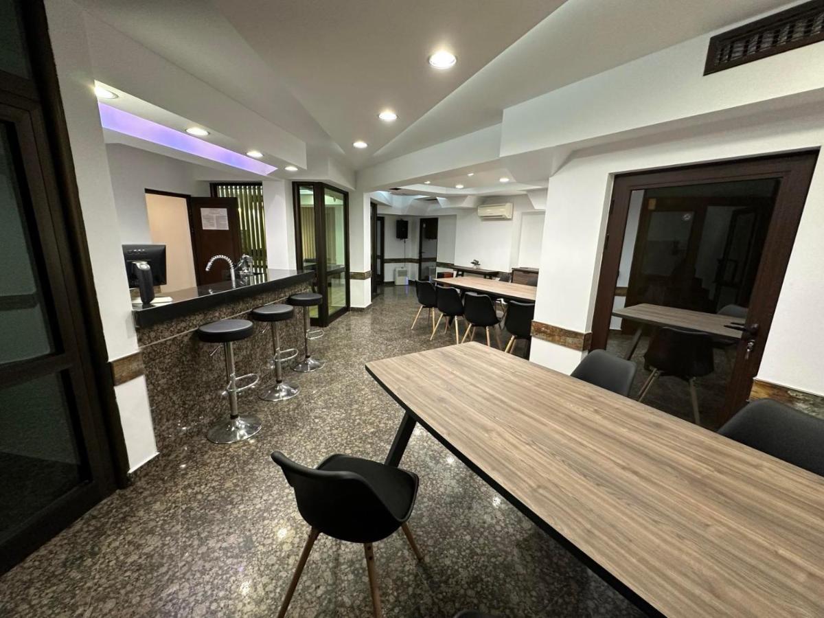 Хотел Аврора CChaskovo Exteriör bild